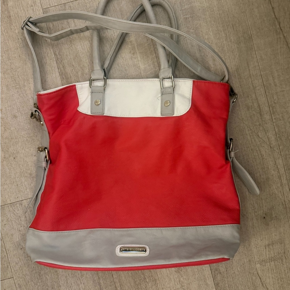 Steve Madden Vibrant Red orange and Sleek Gray Tote
Great condition .